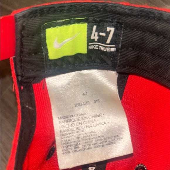 Nike Red and Black Cap Hat Snapback - Picture 7 of 8